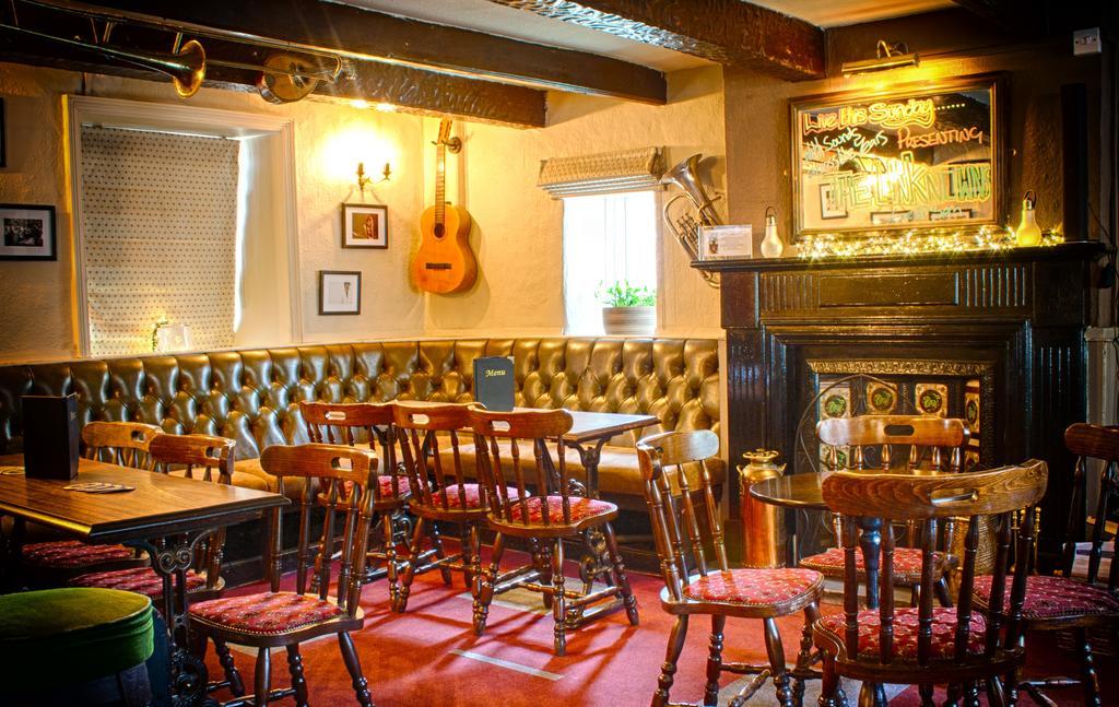 The Red Lion Inn Holmfirth Exterior photo